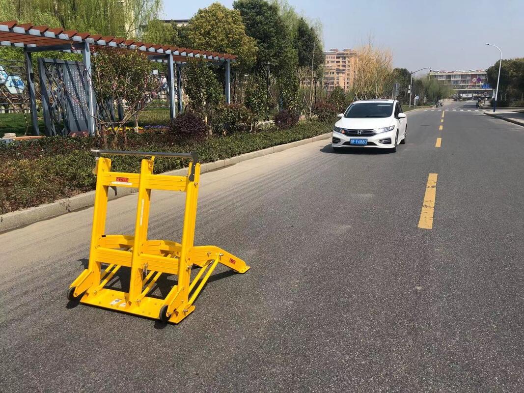 Leichte 25kg faltbare Fahrzeugsicherheitsschranke mit Rädern für 8,7m Stoppabstand bei 60km/h